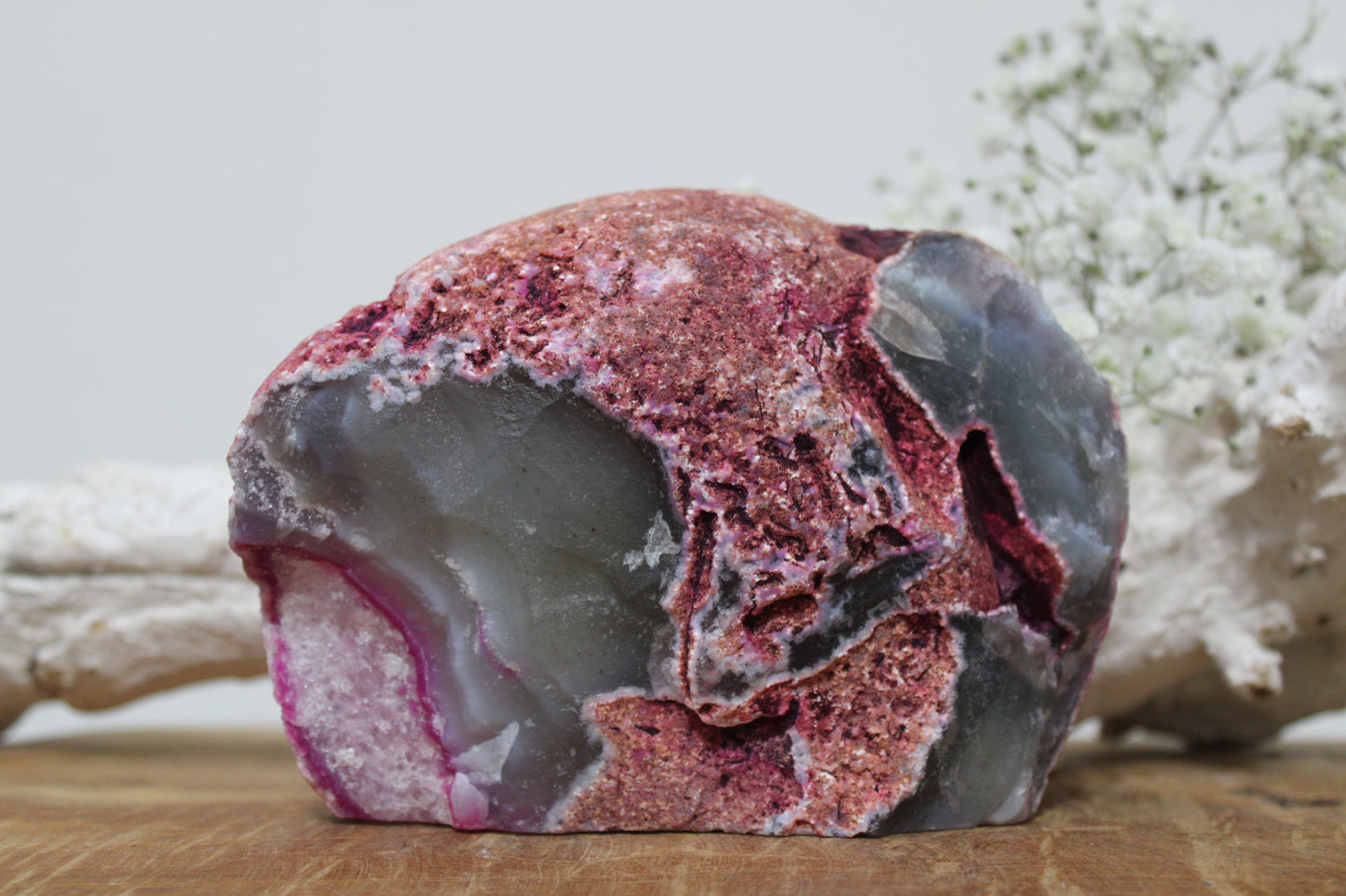 Agaat standvlak roze gekleurd - Gemstone Dreams