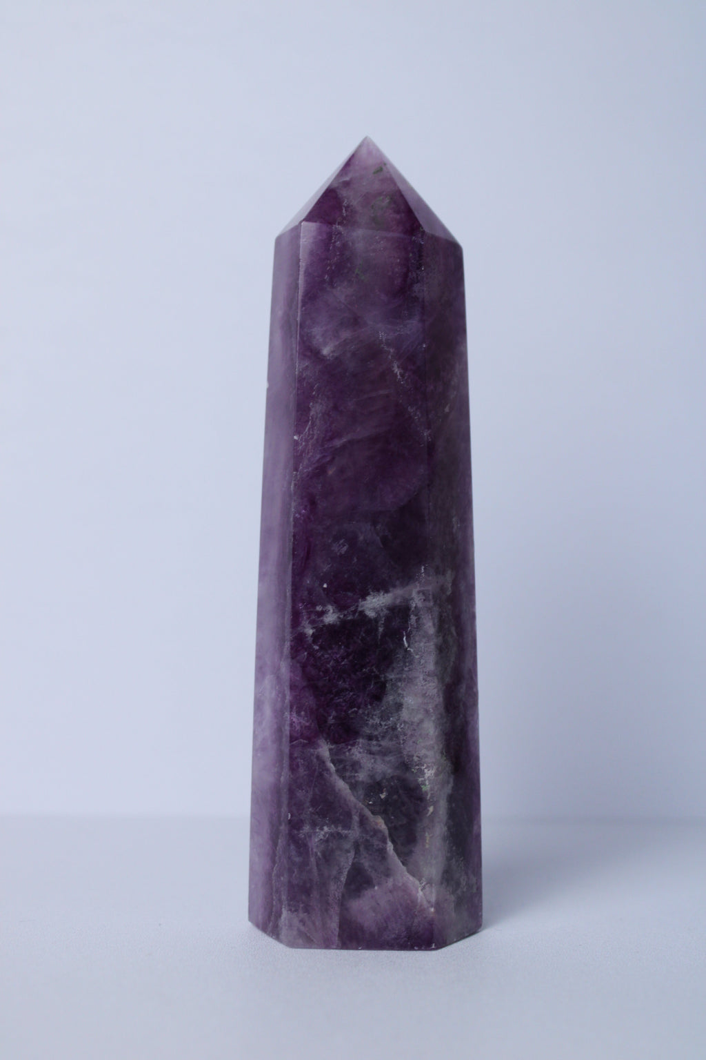 Paarse fluoriet toren - Gemstone Dreams