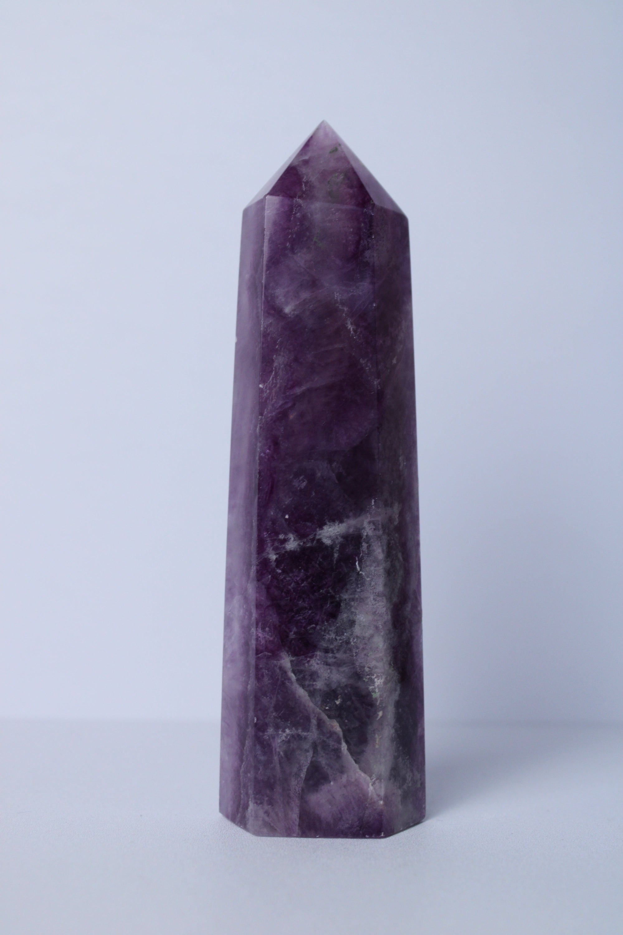 Paarse fluoriet toren - Gemstone Dreams