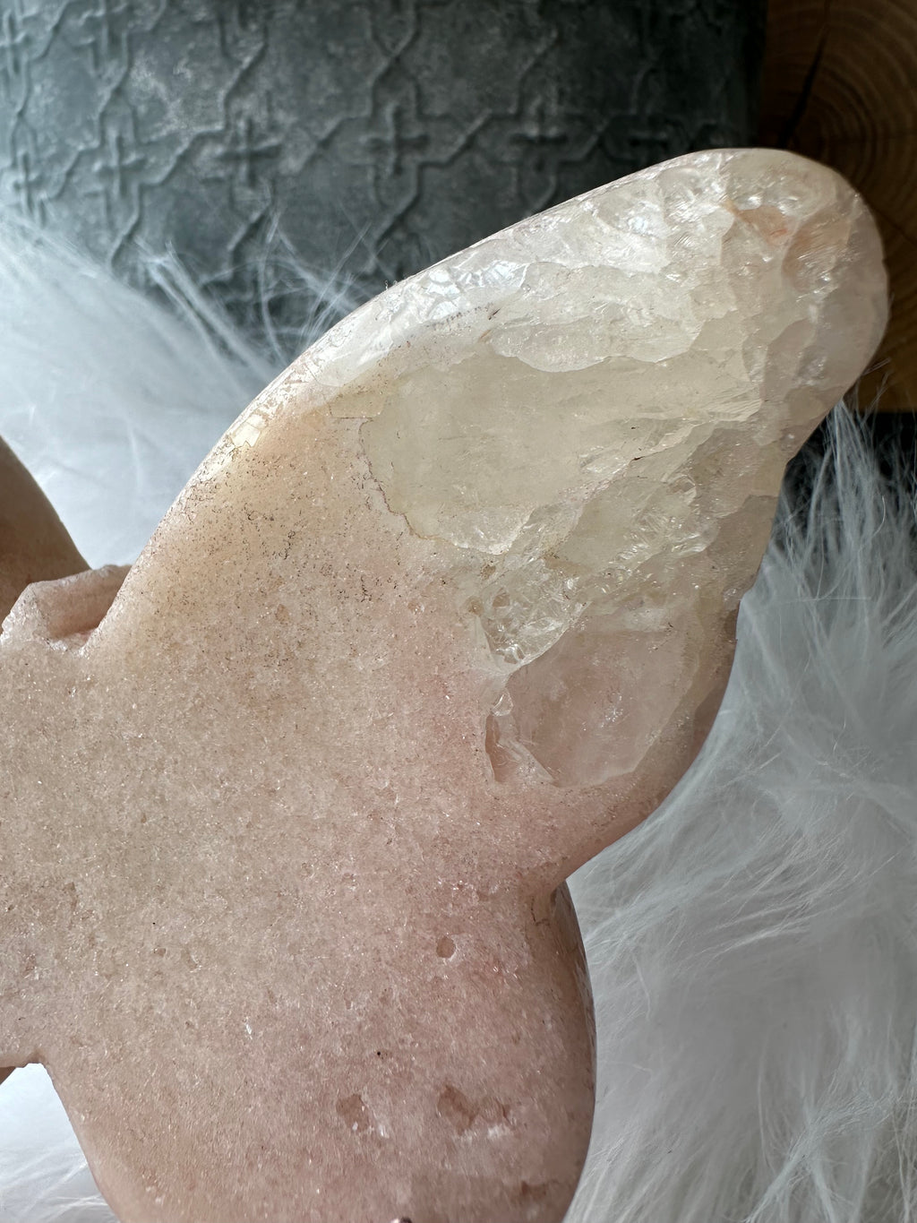 Roze amethist vlinder op standaard - Gemstone Dreams