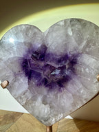 Amethist heart portal XL op standaard - Gemstone Dreams