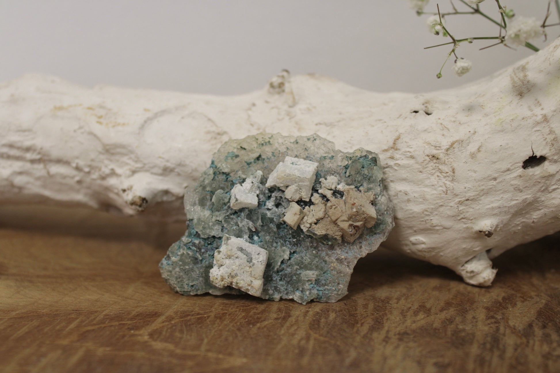 Flower amethyst cluster felgroen - Gemstone Dreams