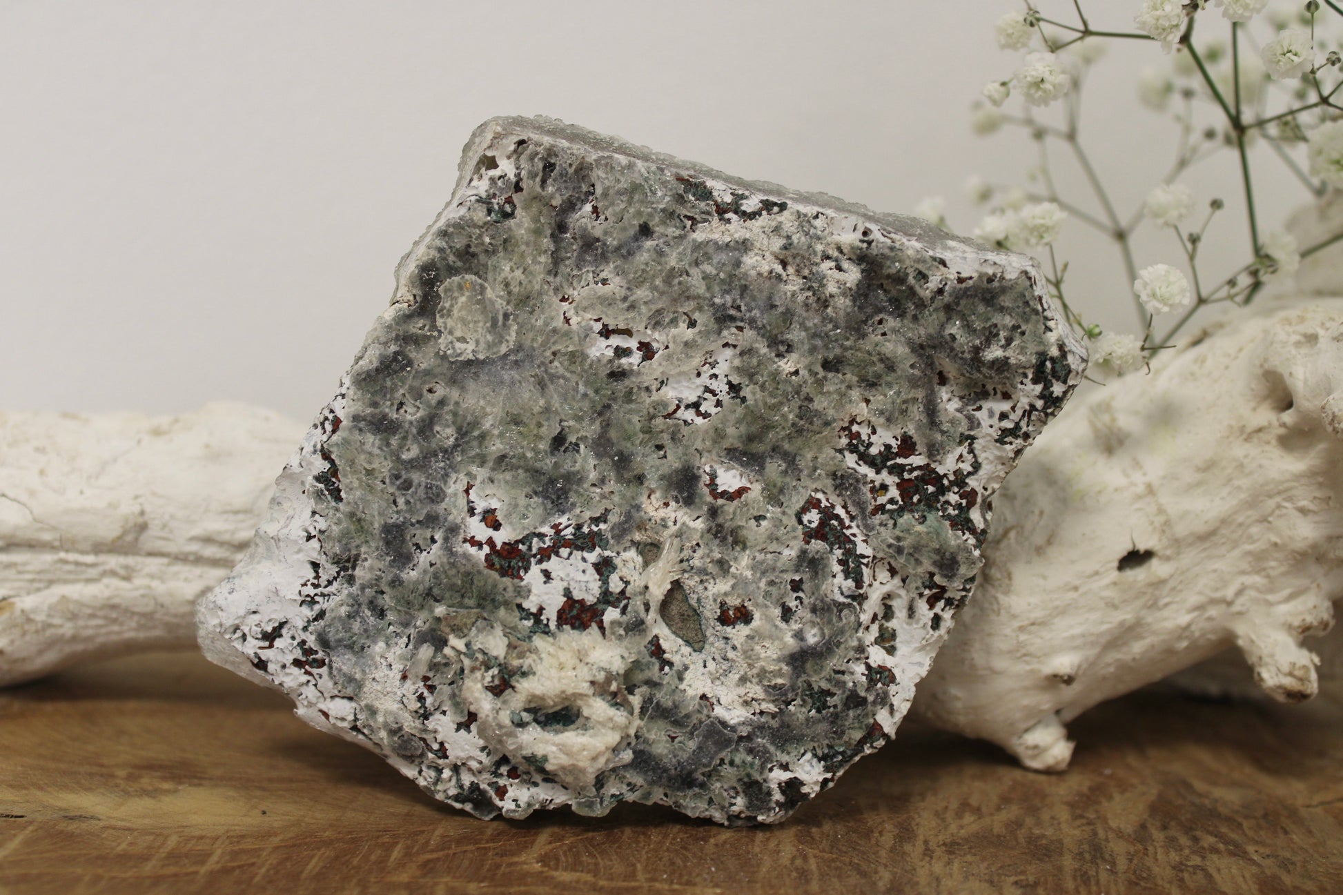 Regenboog amethist felgroen cluster - Gemstone Dreams