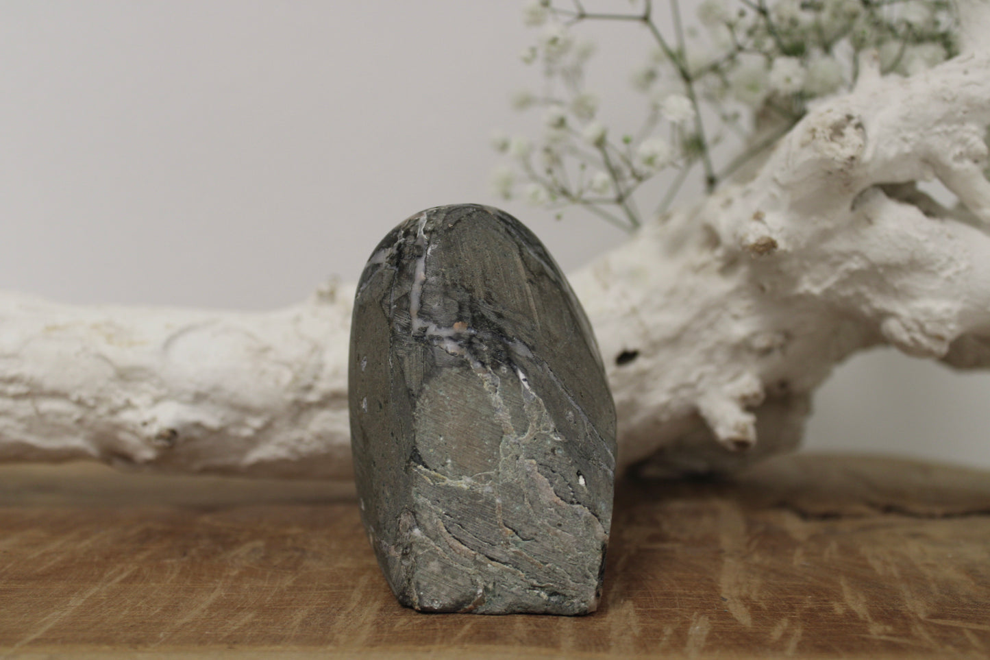 Regenboog amethist groen standvlak - Gemstone Dreams
