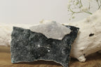 Flower amethyst cluster groen - Gemstone Dreams