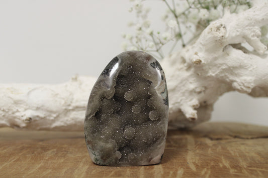 Regenboog amethist groen standvlak - Gemstone Dreams