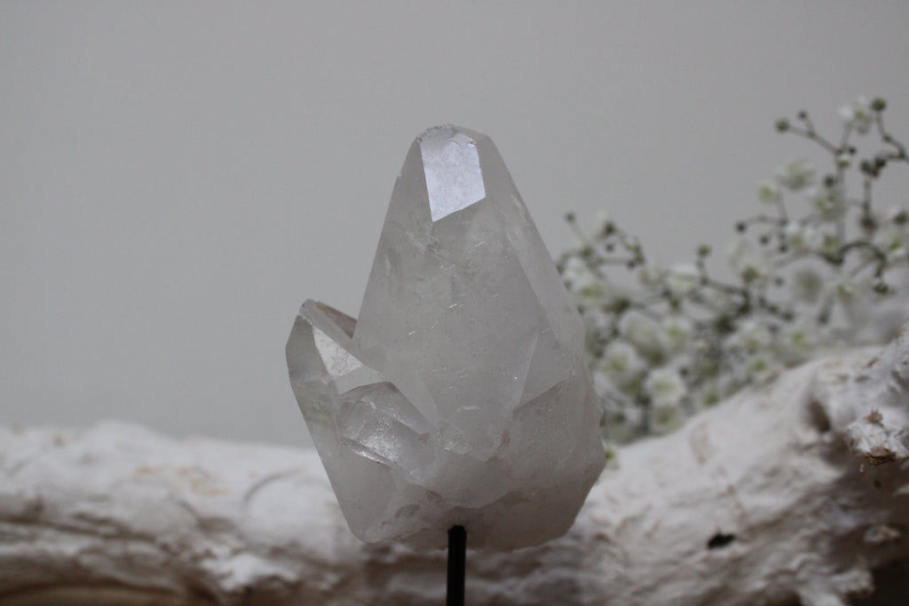 Bergkristal op standaard - Gemstone Dreams