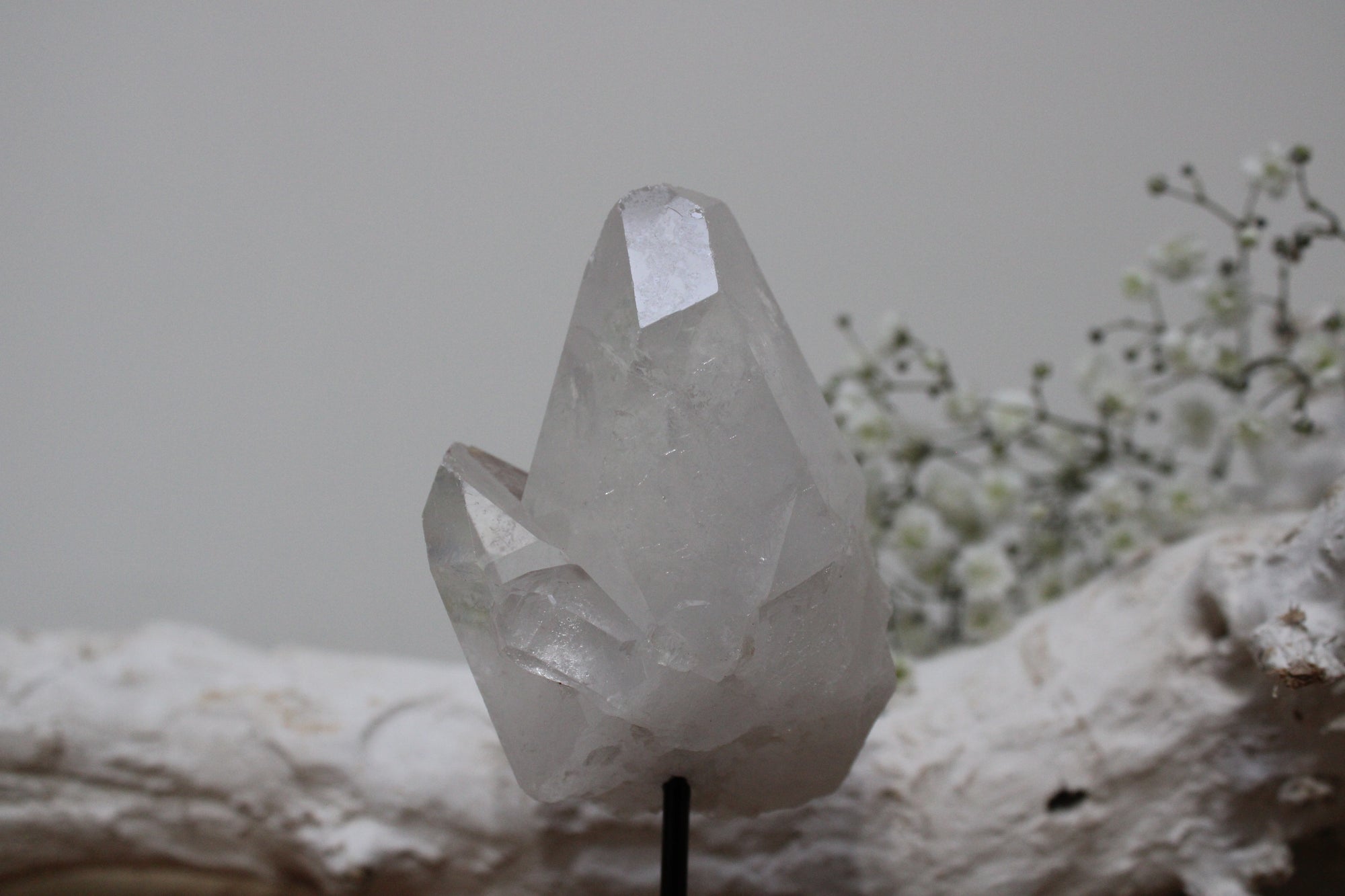 Bergkristal op standaard - Gemstone Dreams