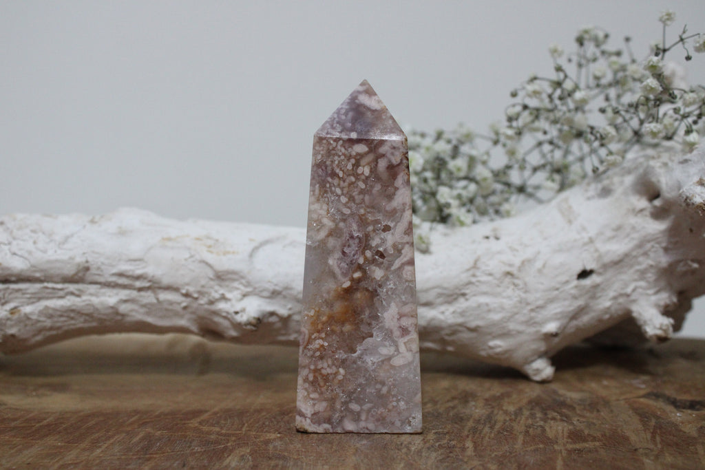Roze amethist met bloemagaat toren - Gemstone Dreams