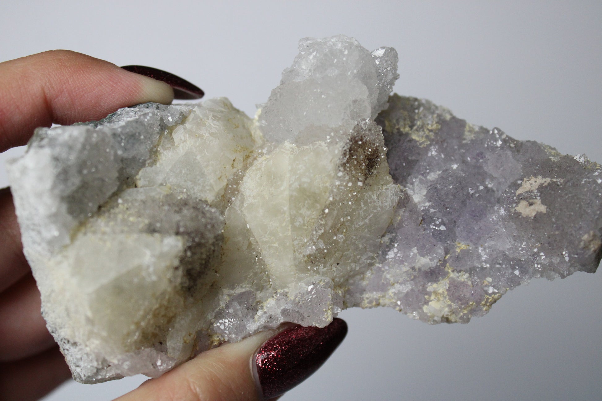 Amethist met calciet cluster (sugar) - Gemstone Dreams