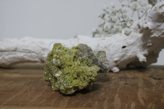 Sulfur on quartz cluster