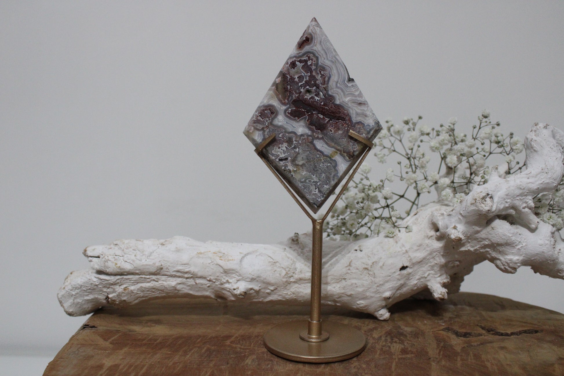 Mexican agate diamant op standaard - Gemstone Dreams