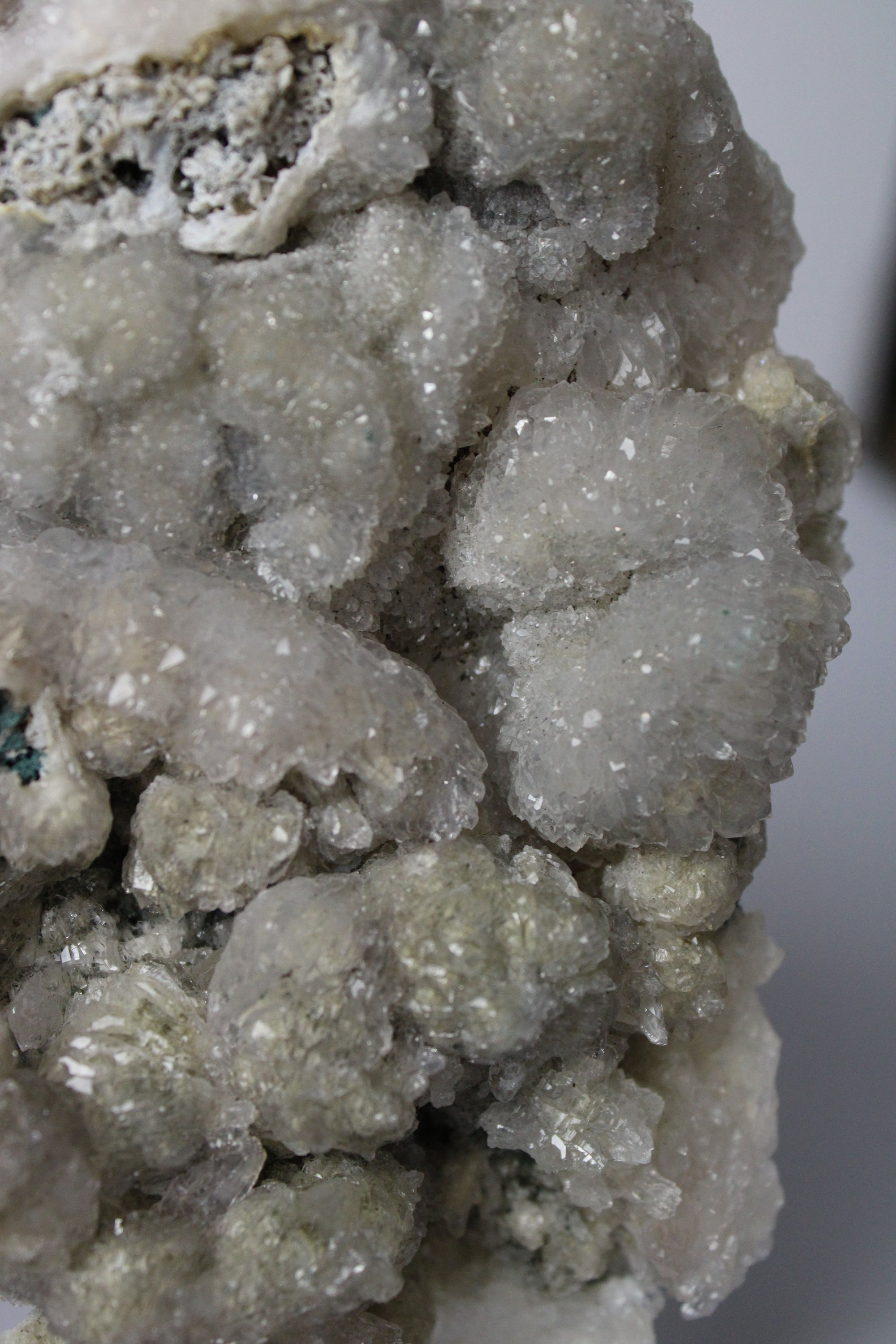 Flower amethyst cluster - Gemstone Dreams