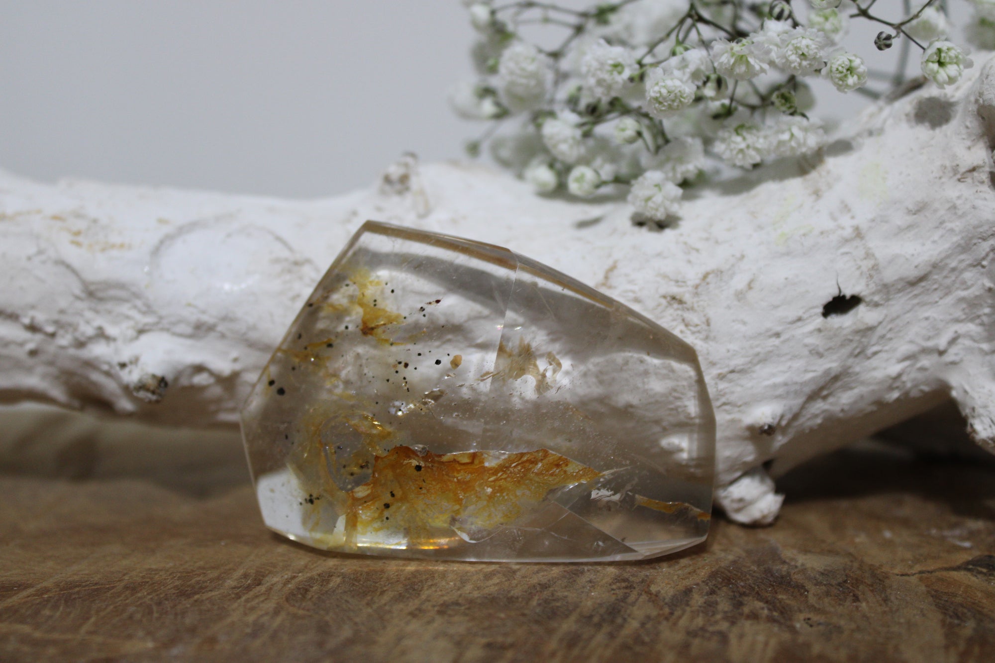 Bergkristal met golden healer freeform - Gemstone Dreams