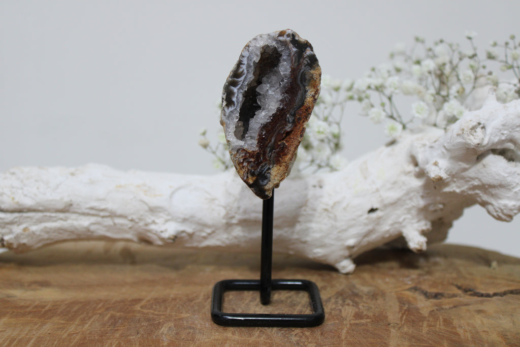 Agaatgeode op standaard - Gemstone Dreams