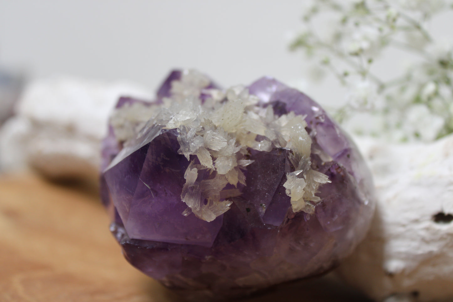 Amethist hart met calcietpunten A+ kwaliteit - Gemstone Dreams