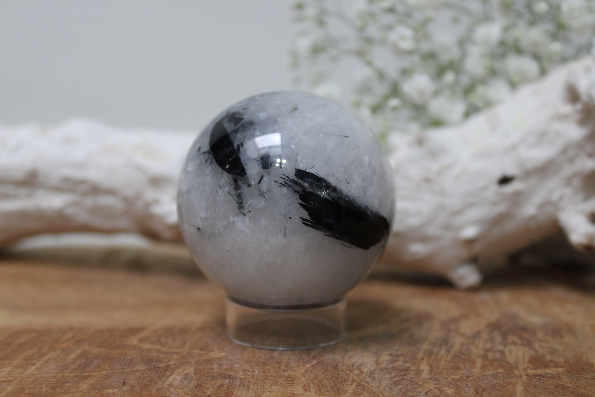 Toermalijnkwarts sphere - Gemstone Dreams