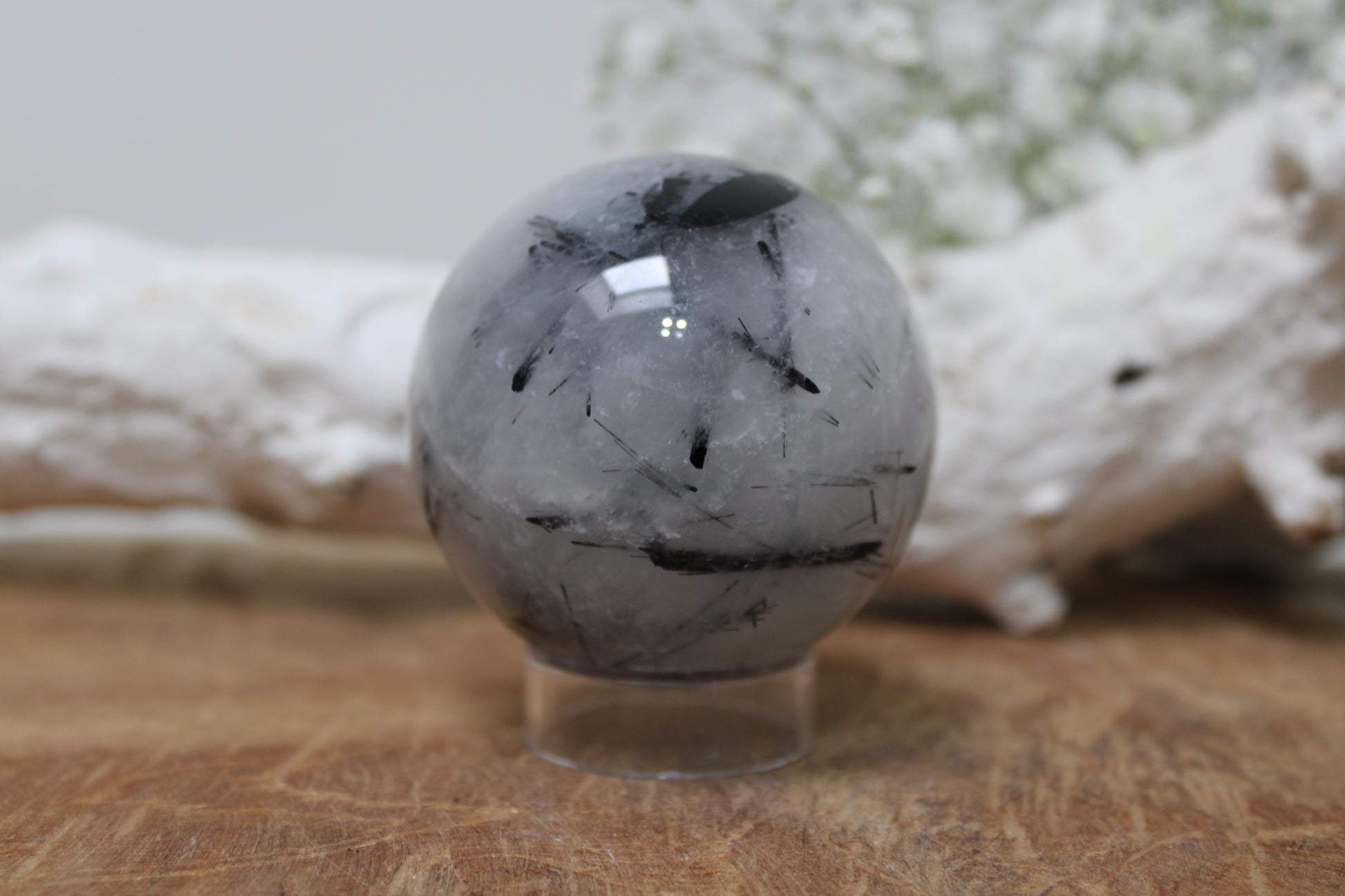 Toermalijnkwarts sphere - Gemstone Dreams