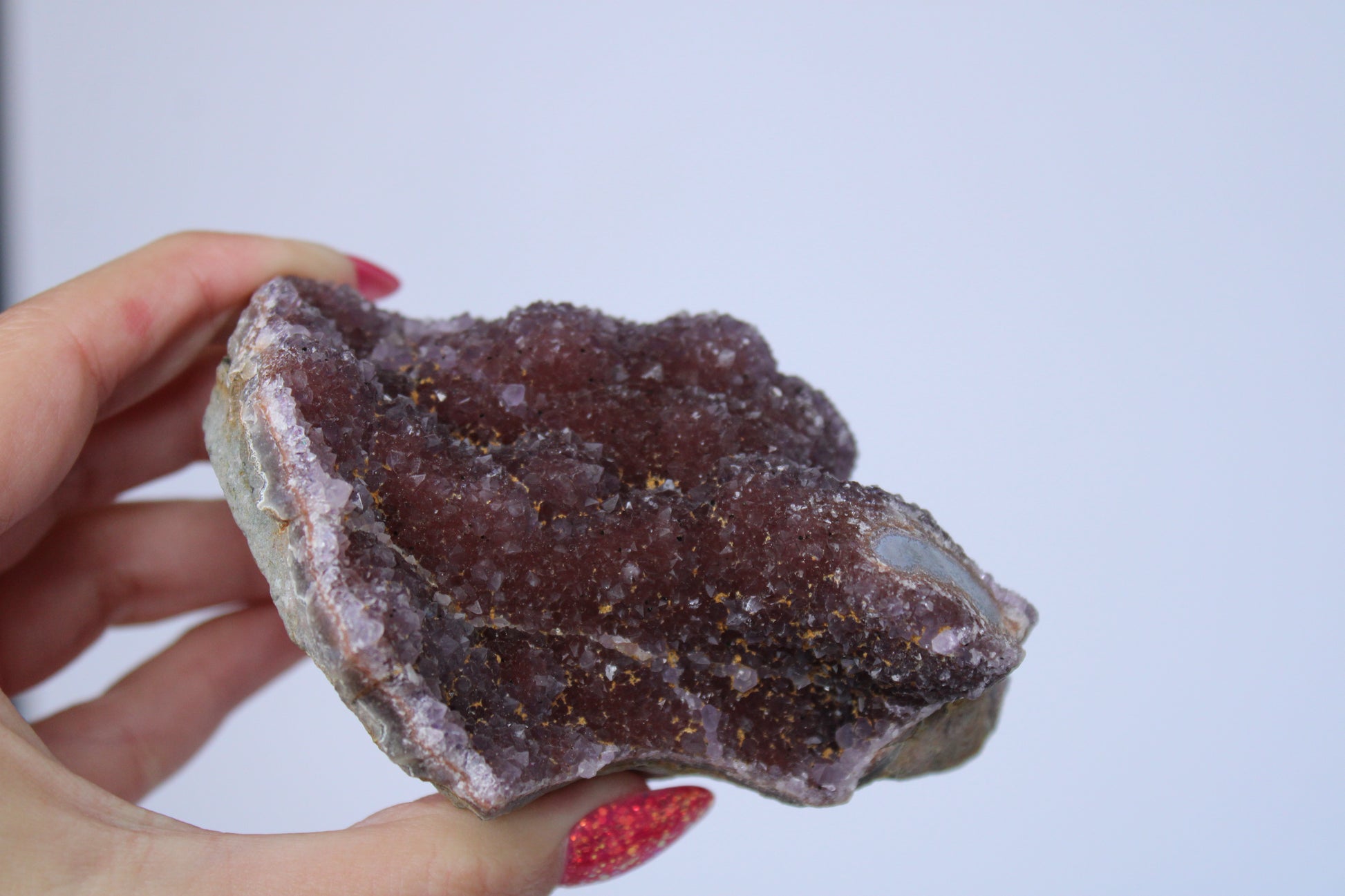 Regenboog amethist cluster wijnrood - Gemstone Dreams