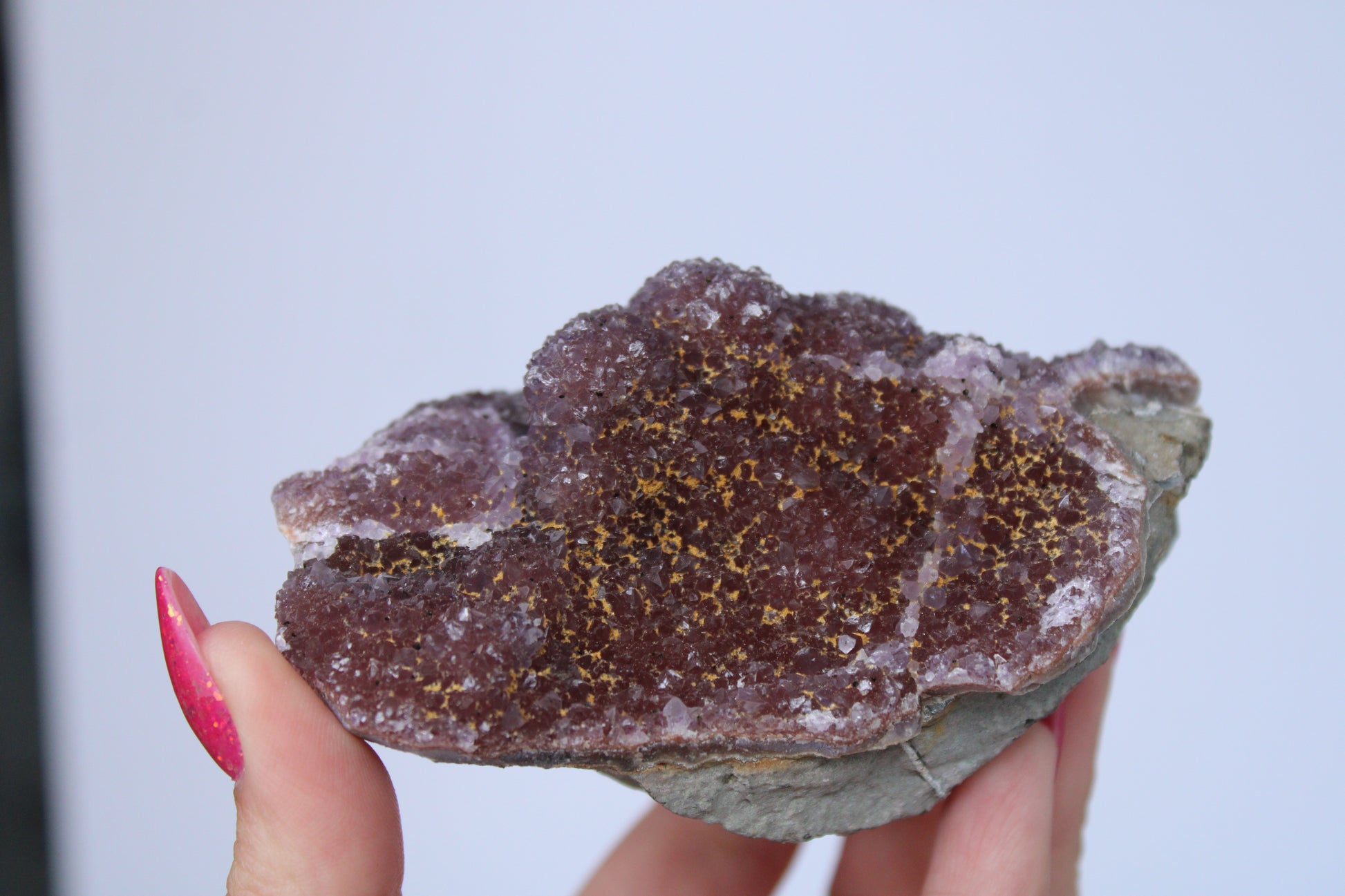 Regenboog amethist cluster wijnrood - Gemstone Dreams