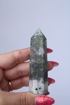 Pyriet met fluoriet toren - Gemstone Dreams