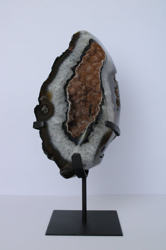 Agaat geode A+ kwaliteit op standaard - Gemstone Dreams