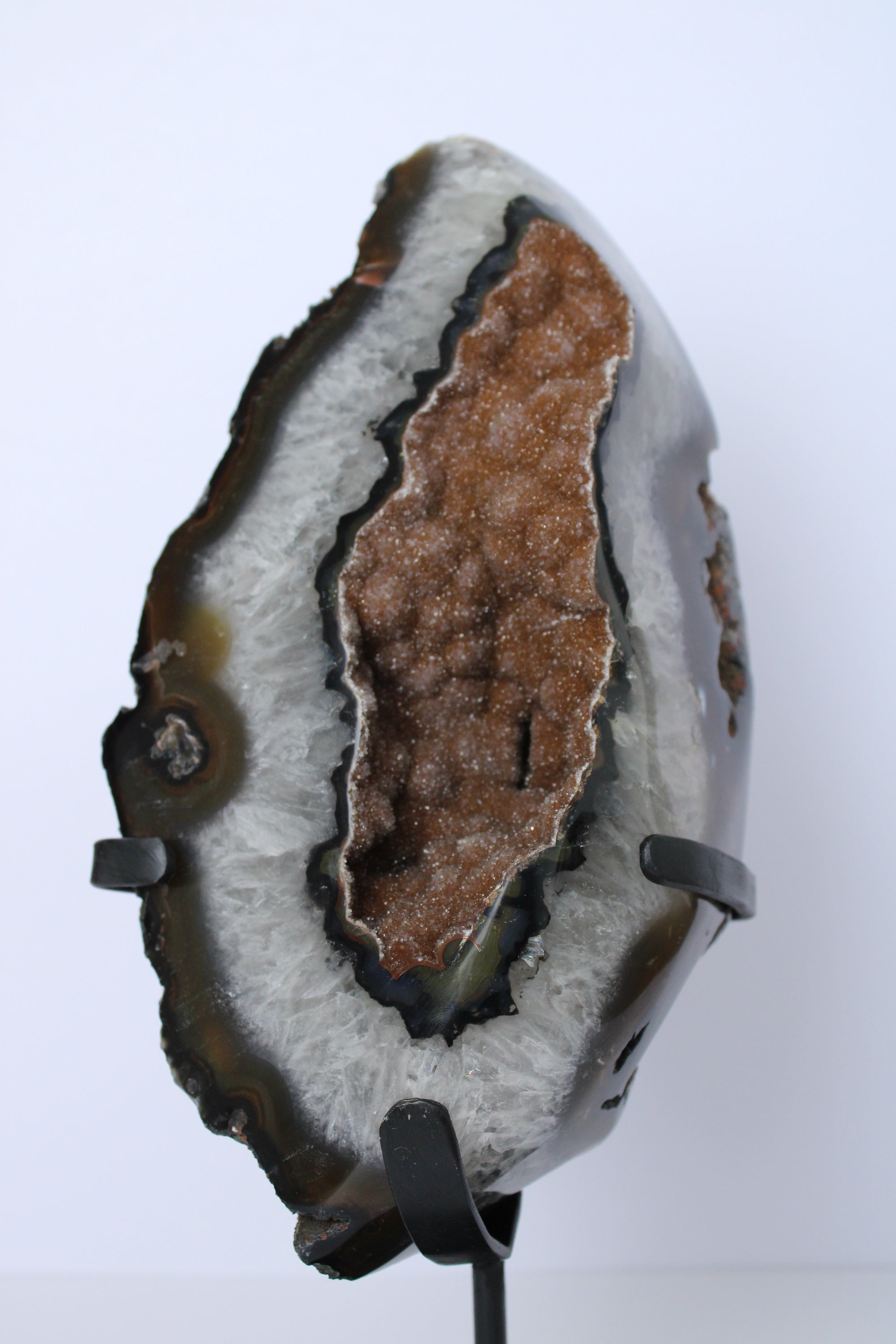 Agaat geode A+ kwaliteit op standaard - Gemstone Dreams