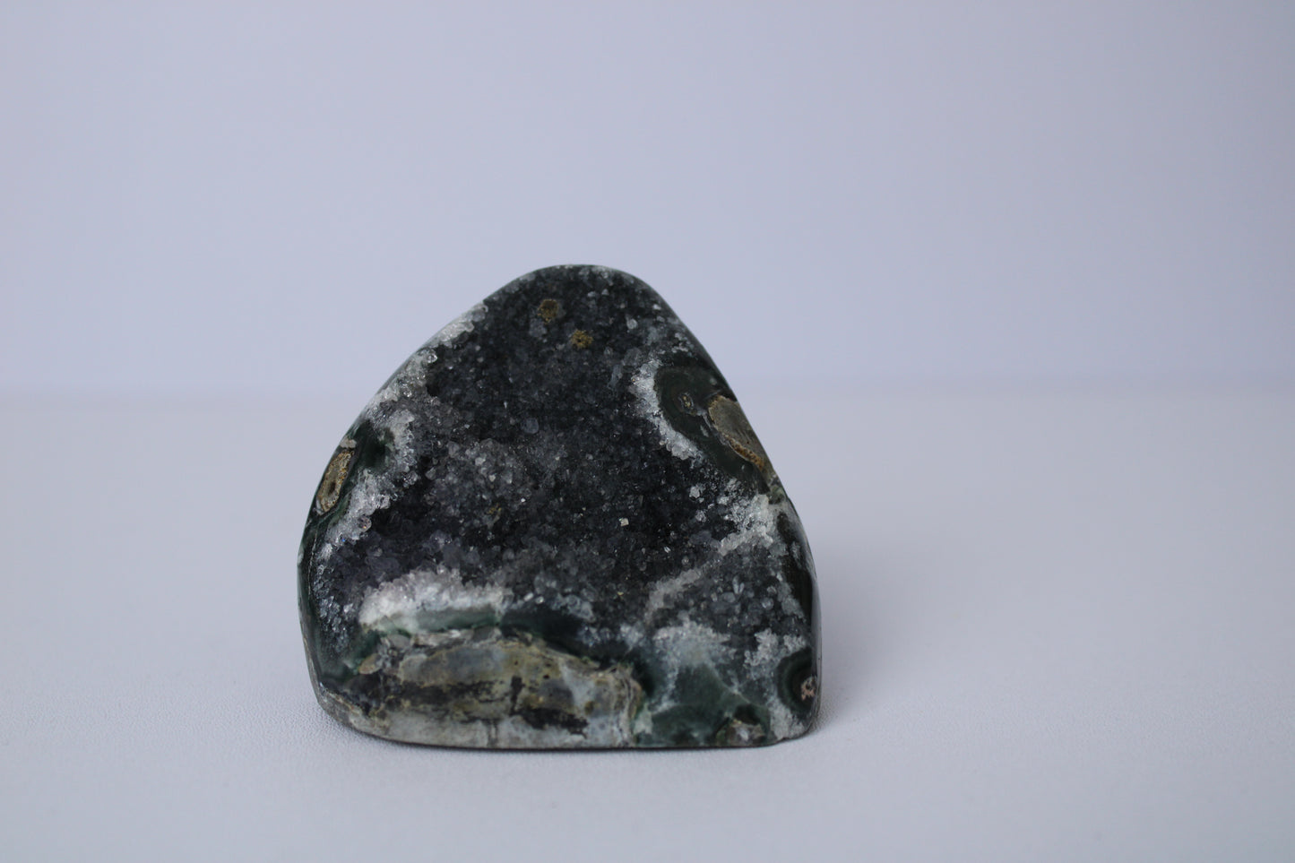 Groene amethist standvlak - Gemstone Dreams