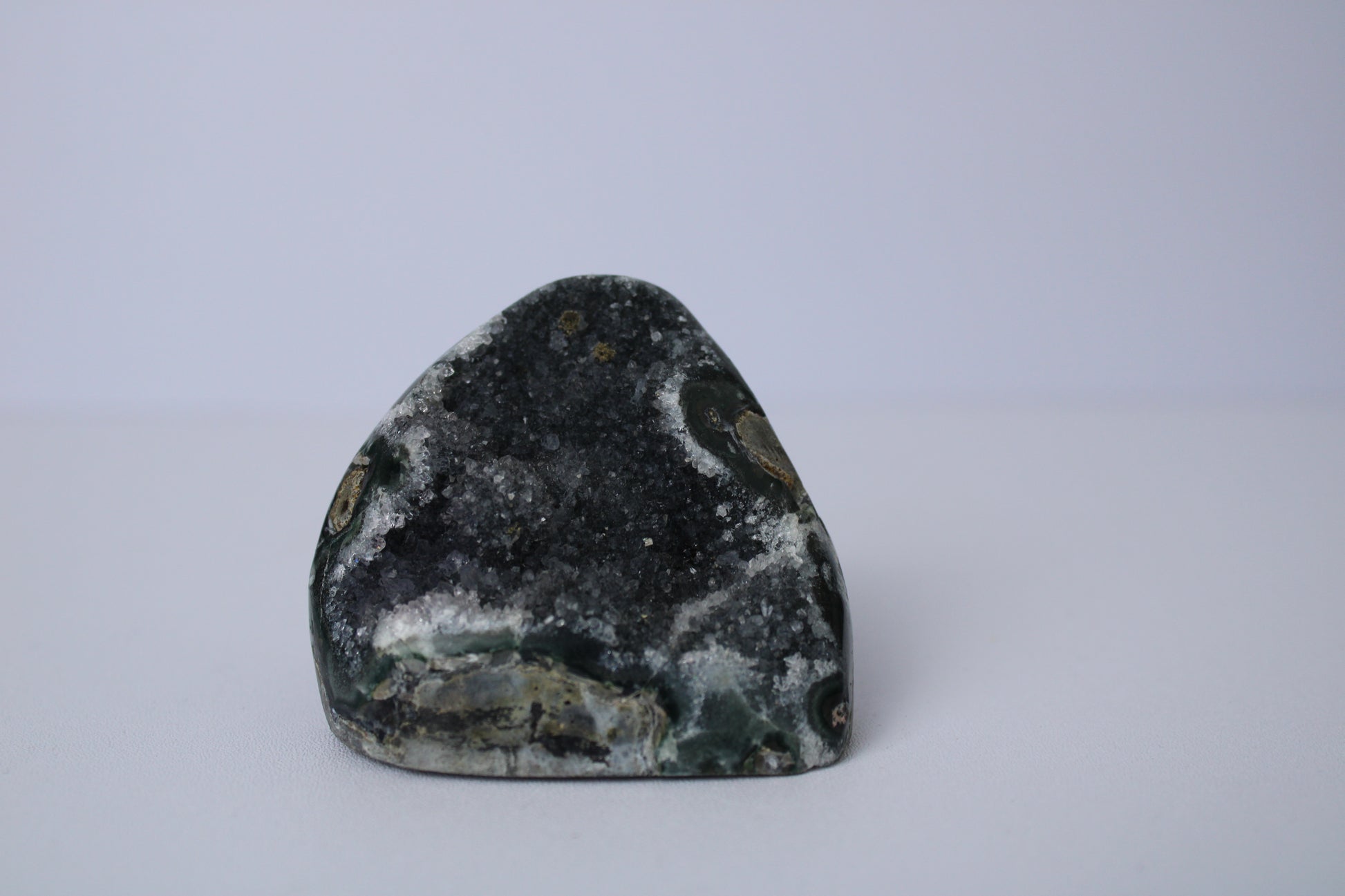 Groene amethist standvlak - Gemstone Dreams
