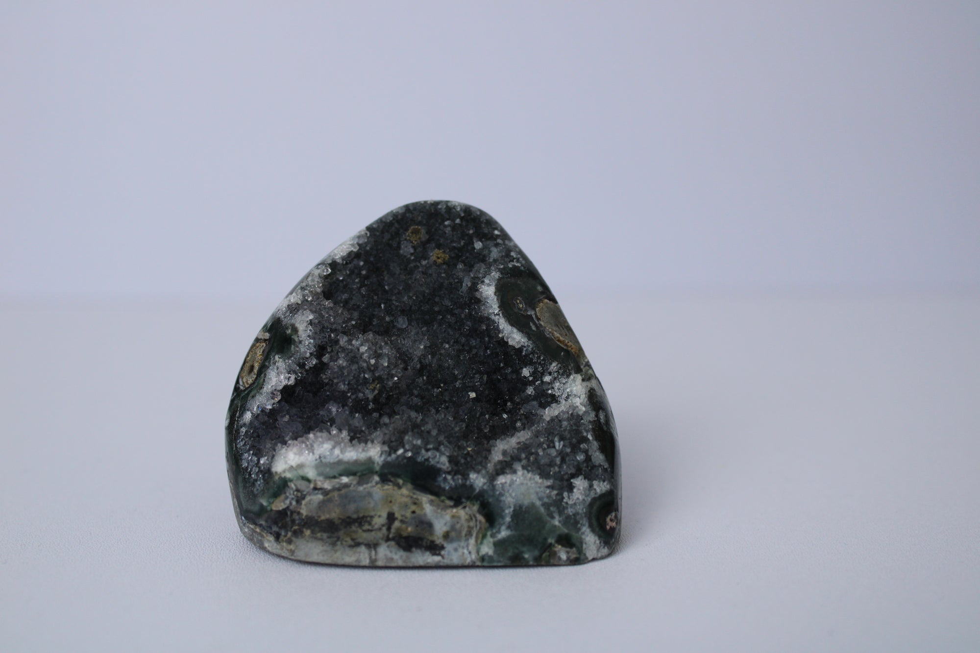 Groene amethist standvlak - Gemstone Dreams