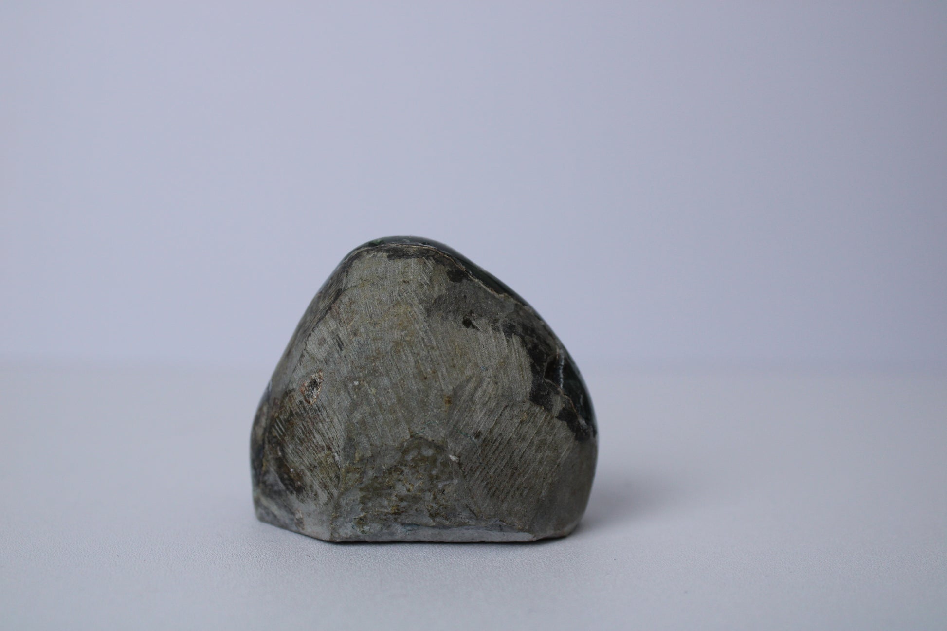 Groene amethist standvlak - Gemstone Dreams