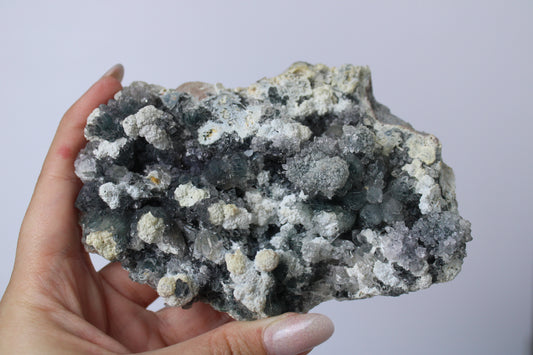 Flower amethyst cluster groen - Gemstone Dreams