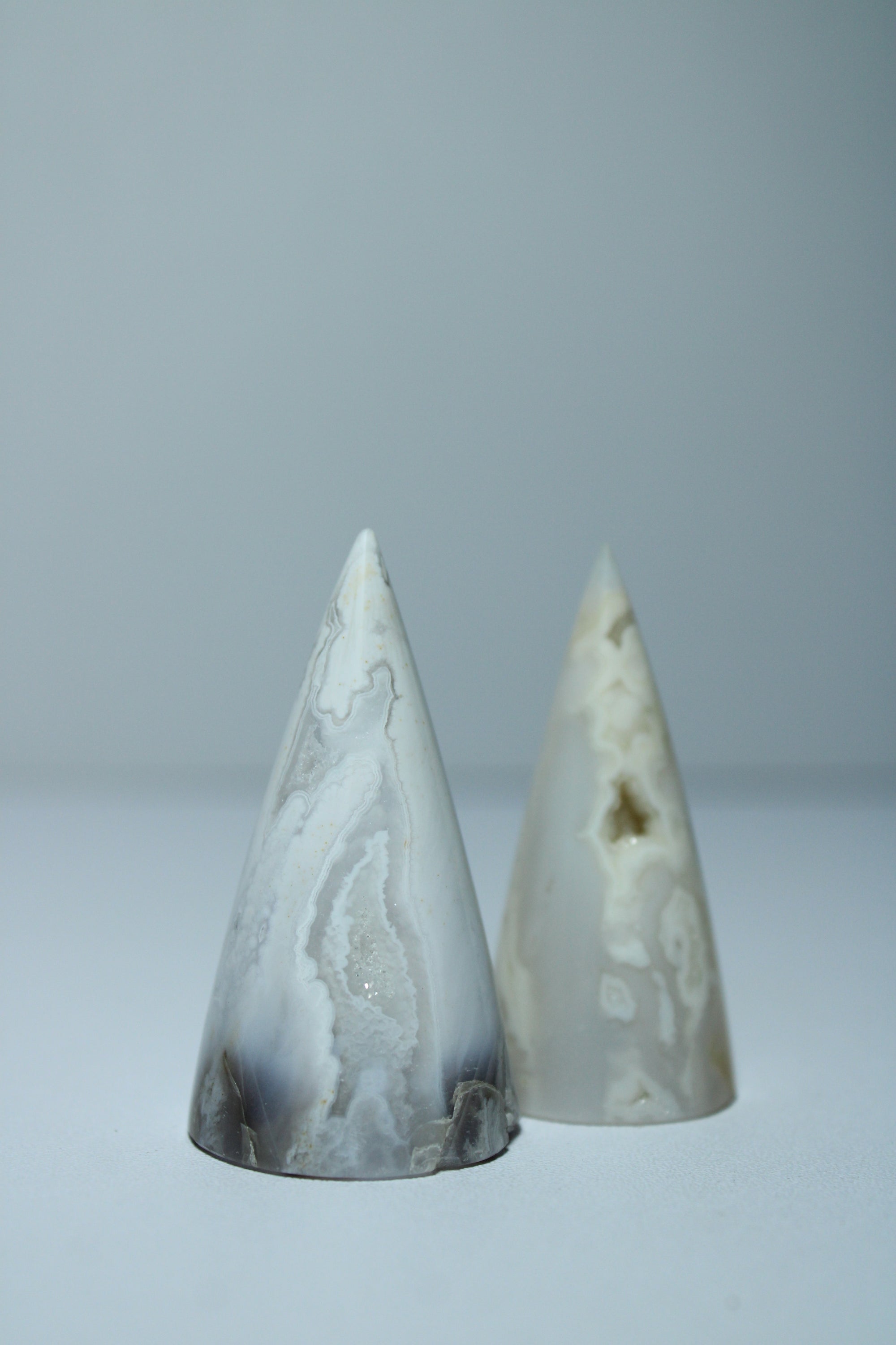Ring holder snow agate