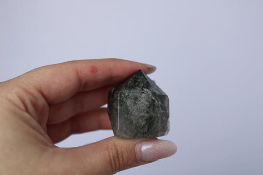 Garden quartz/lodoliet torentje 2 - Gemstone Dreams