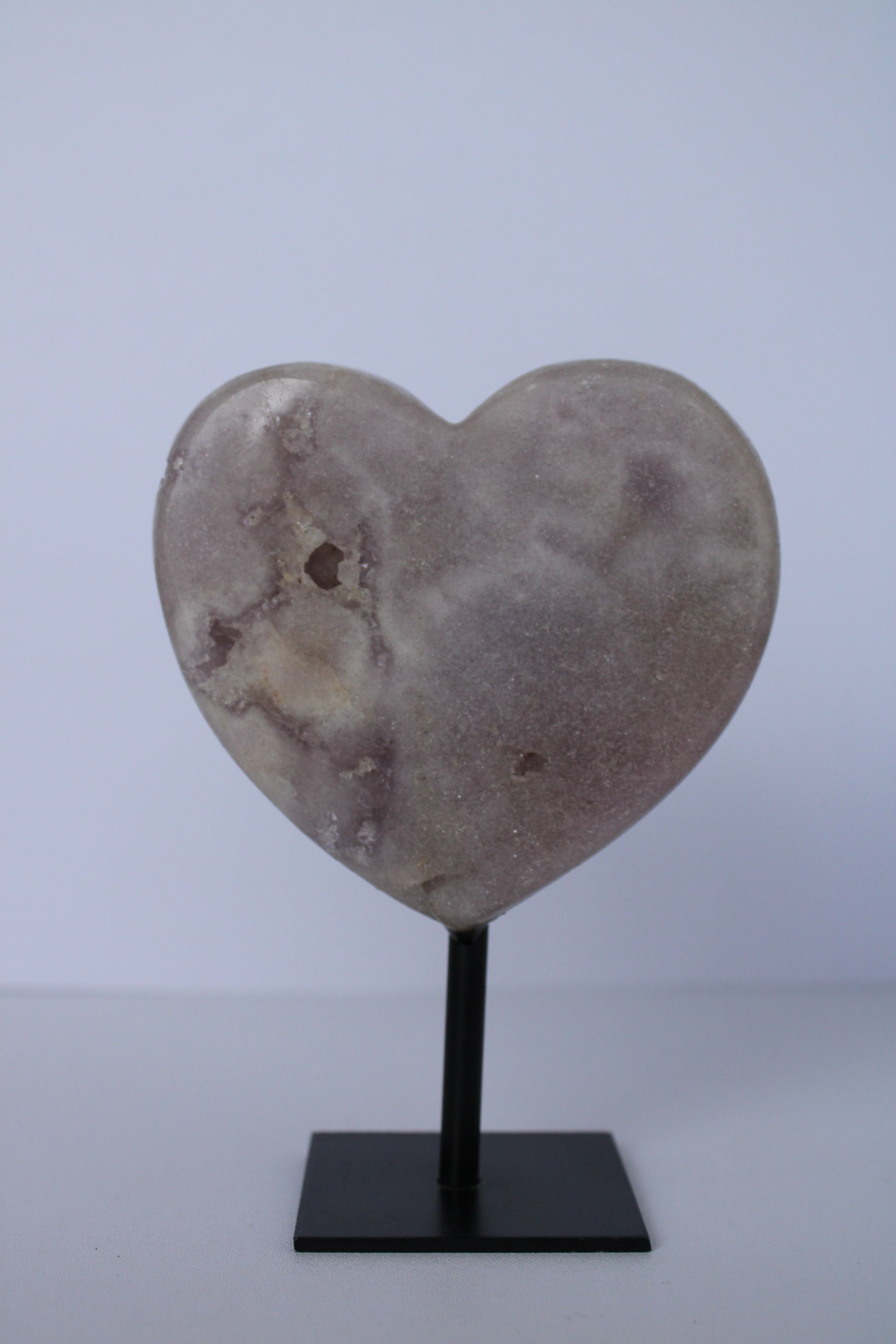 Roze amethist hart op standaard - Gemstone Dreams