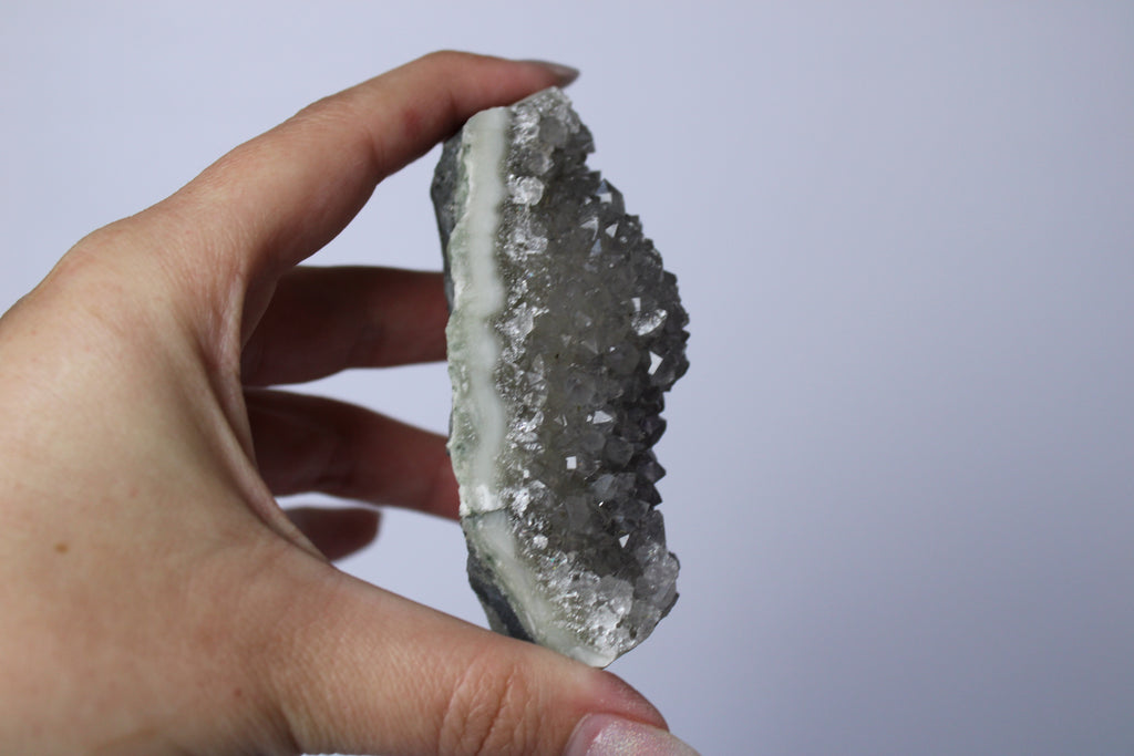 Amethist stalactiet cluster - Gemstone Dreams