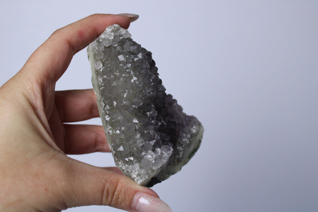 Amethist stalactiet cluster - Gemstone Dreams