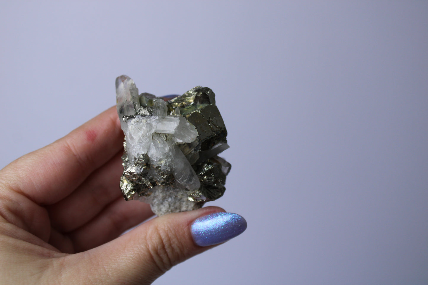Pyriet met kwarts cluster 2 - Gemstone Dreams