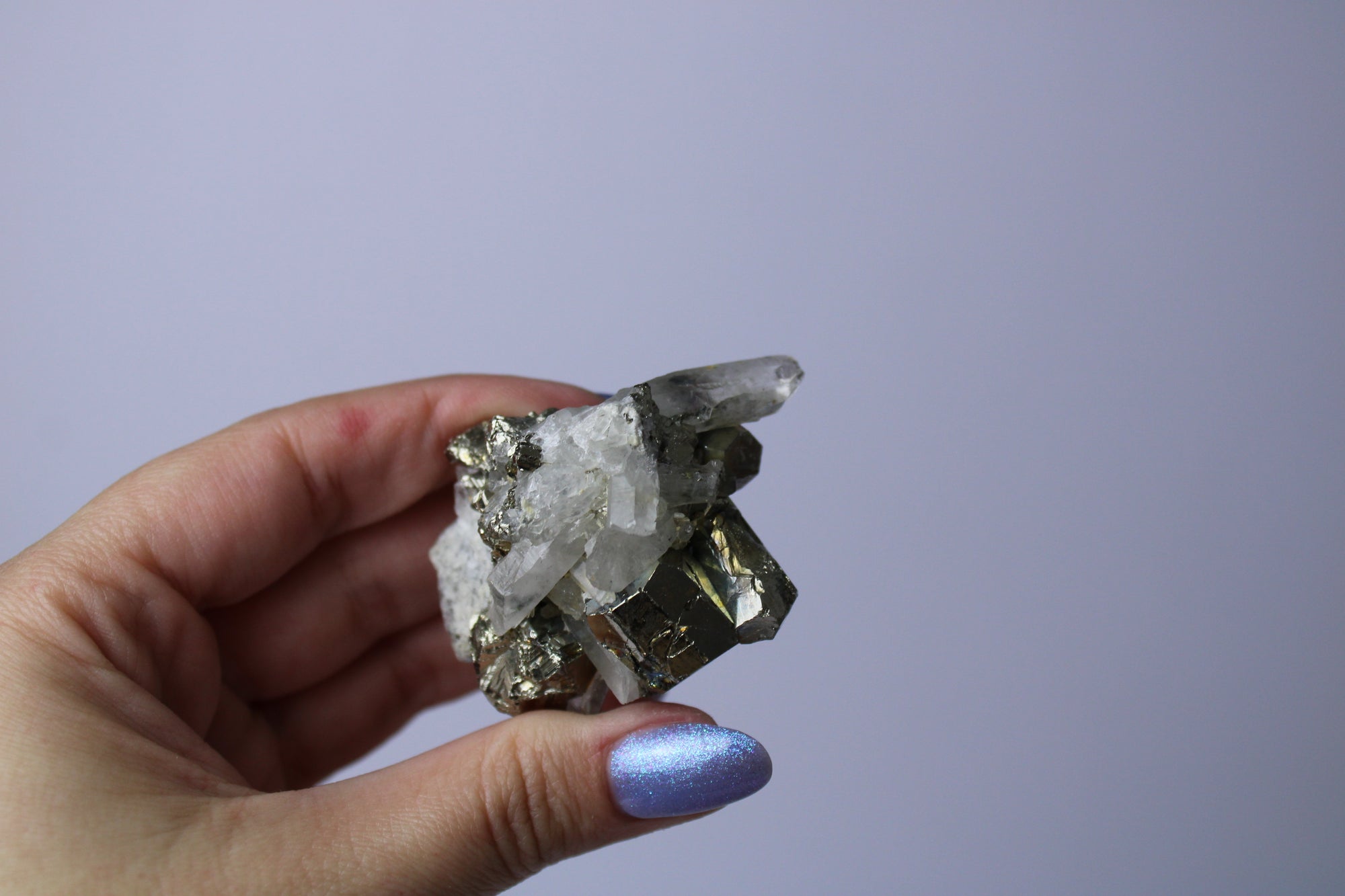 Pyriet met kwarts cluster 2 - Gemstone Dreams