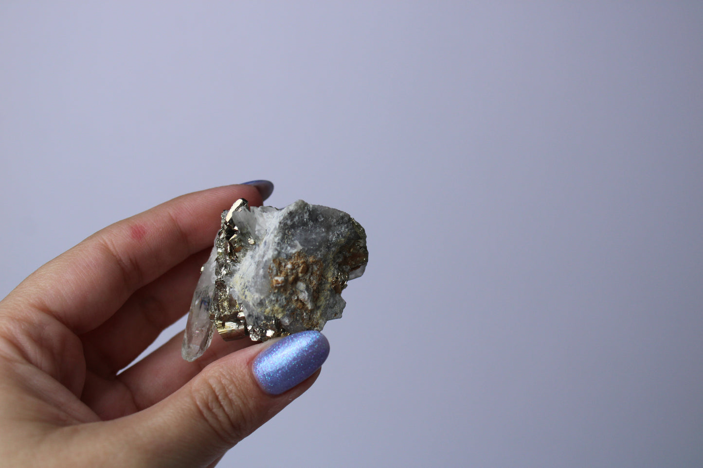 Pyriet met kwarts cluster 2 - Gemstone Dreams