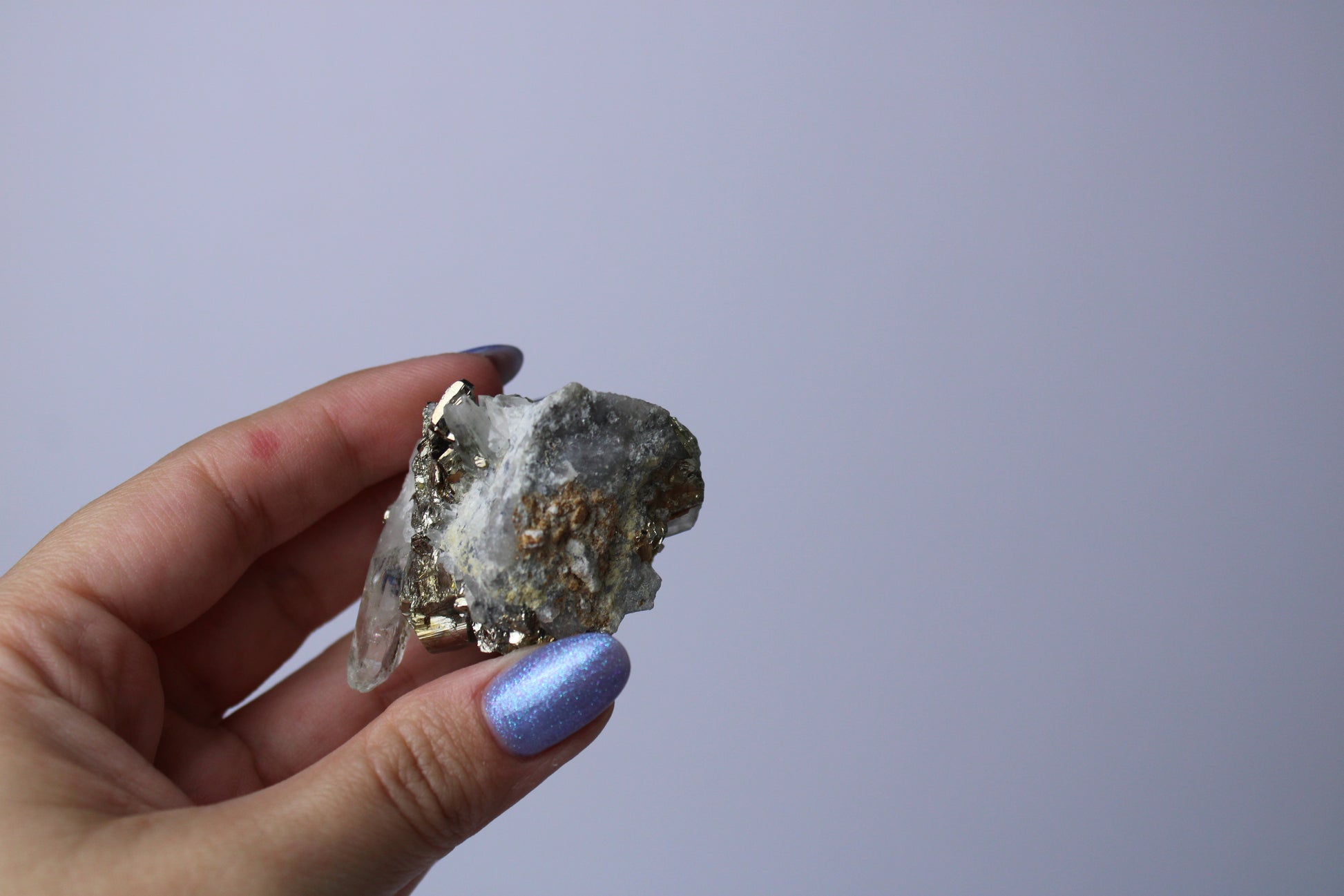 Pyriet met kwarts cluster 2 - Gemstone Dreams