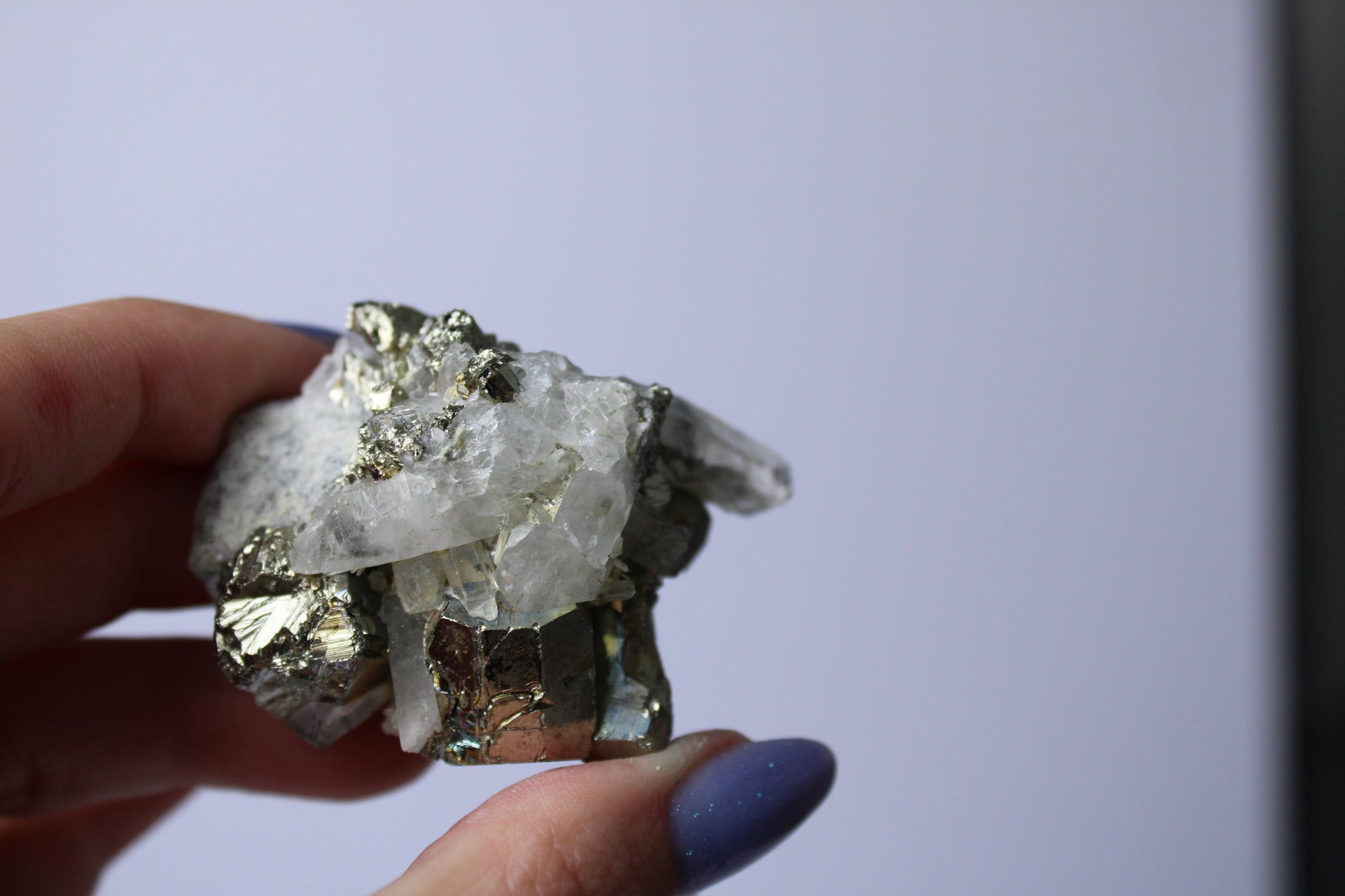 Pyriet met kwarts cluster 2 - Gemstone Dreams