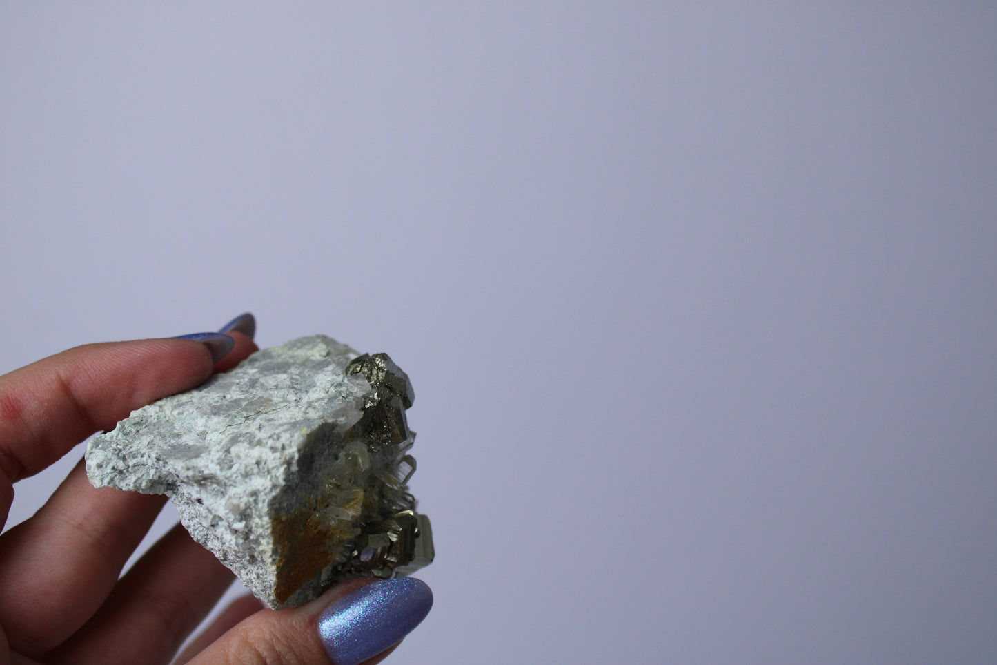 Pyriet met kwarts cluster 5 - Gemstone Dreams