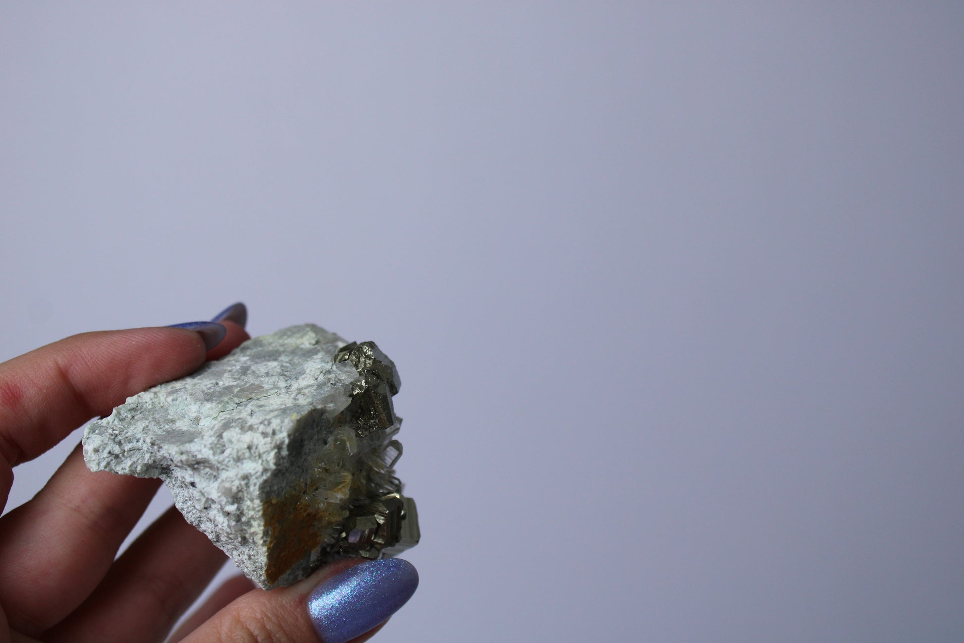 Pyriet met kwarts cluster 5 - Gemstone Dreams