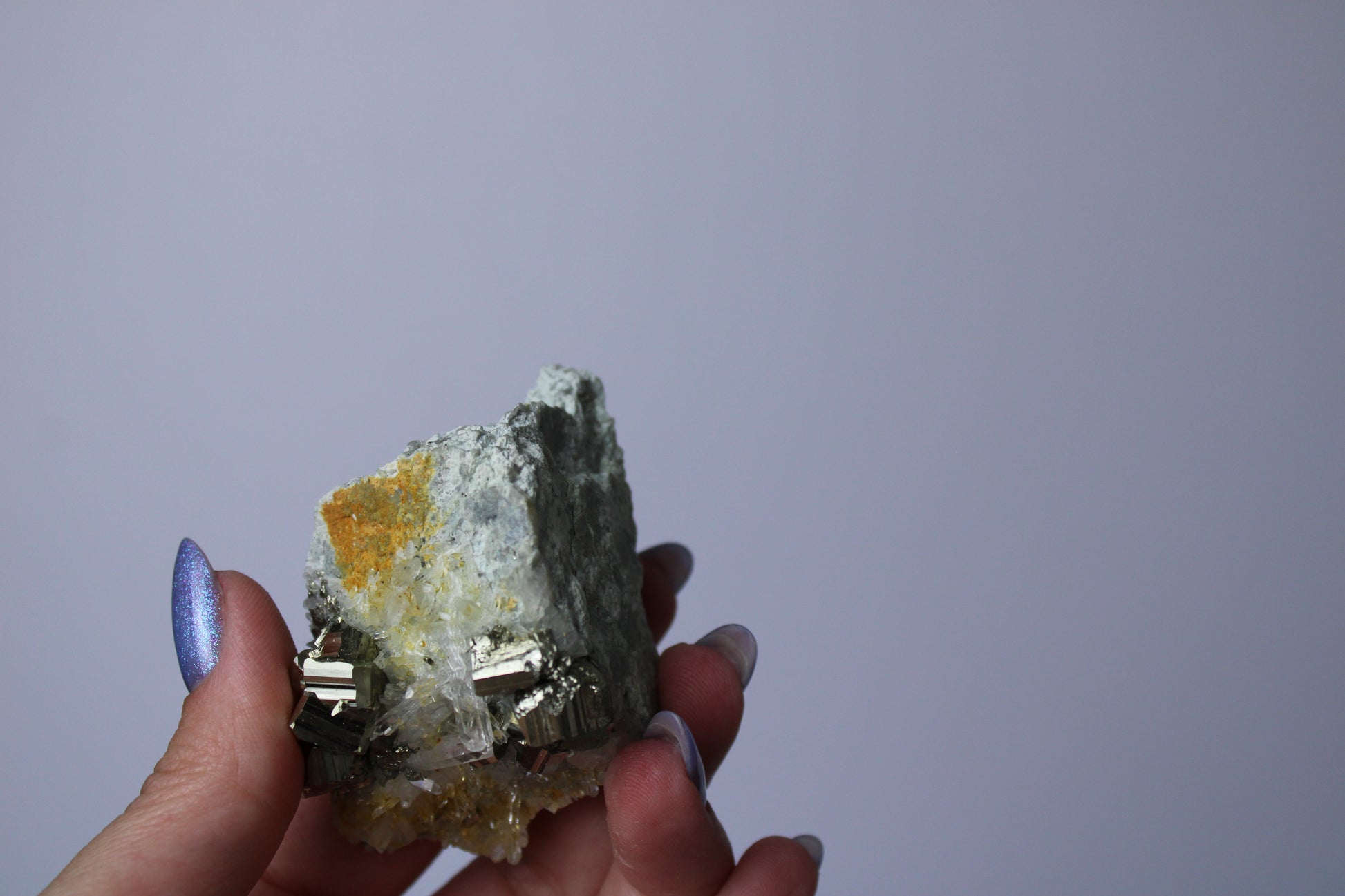 Pyriet met kwarts cluster 5 - Gemstone Dreams