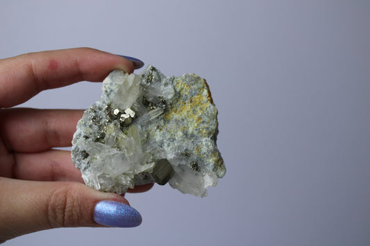 Pyriet met kwarts cluster 6 - Gemstone Dreams