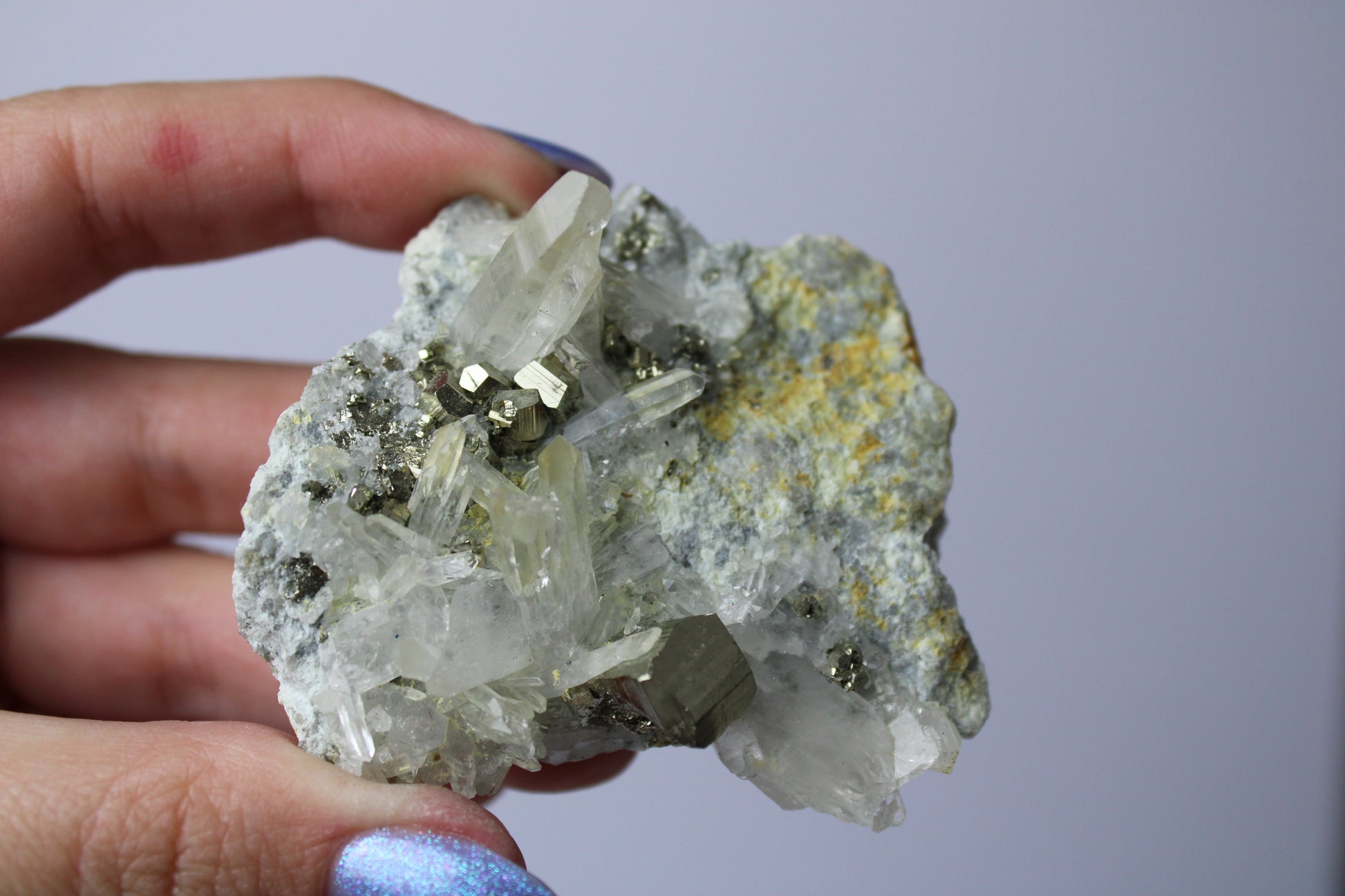 Pyriet met kwarts cluster 6 - Gemstone Dreams