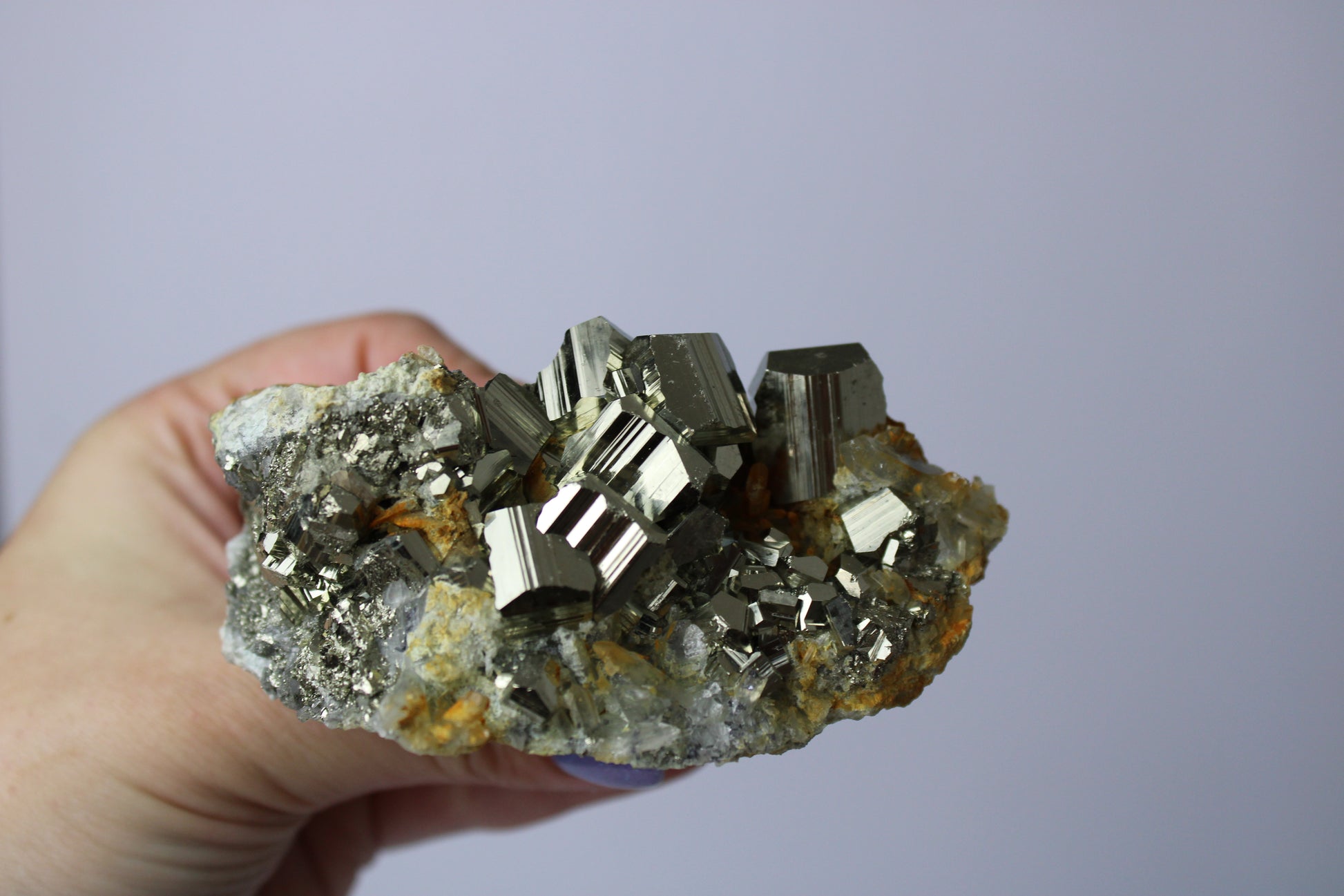 Pyriet met kwarts cluster 10 - Gemstone Dreams