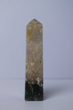 Blue plume agaat toren - Gemstone Dreams
