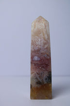 Pink plume agaat toren - Gemstone Dreams